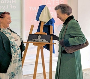 /LydneyRoyalVisitAnne_May25.jpg